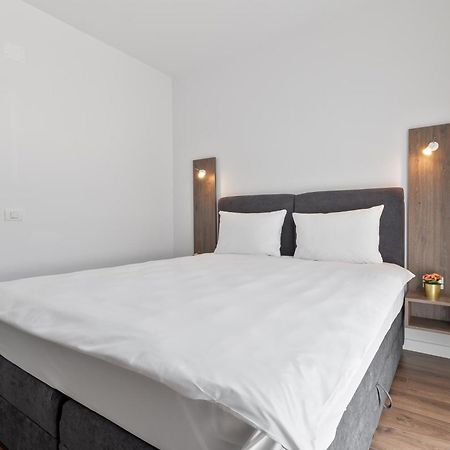 Grand Hill Flats Appartement Oradea Buitenkant foto