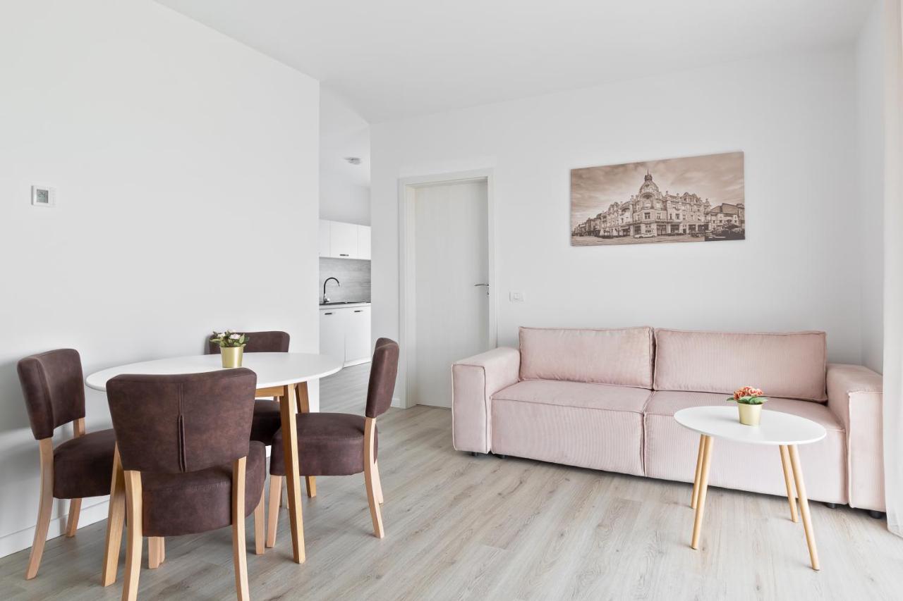 Grand Hill Flats Appartement Oradea Buitenkant foto