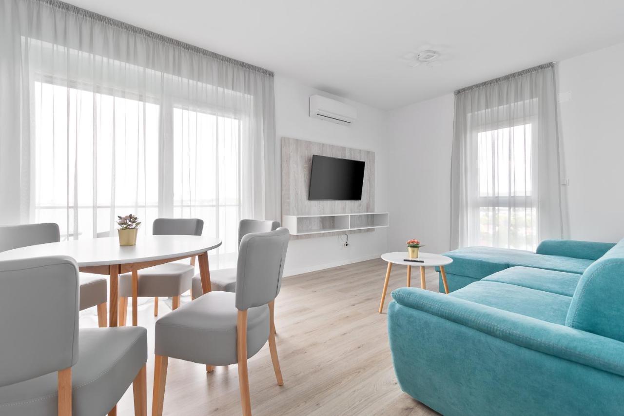Grand Hill Flats Appartement Oradea Buitenkant foto