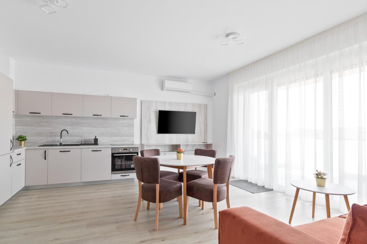 Grand Hill Flats Appartement Oradea Buitenkant foto