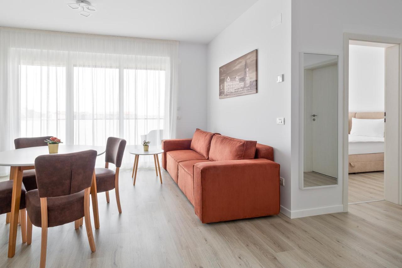 Grand Hill Flats Appartement Oradea Buitenkant foto