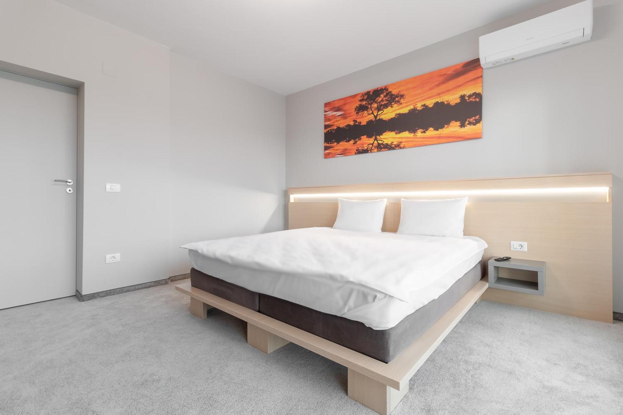 Grand Hill Flats Appartement Oradea Buitenkant foto