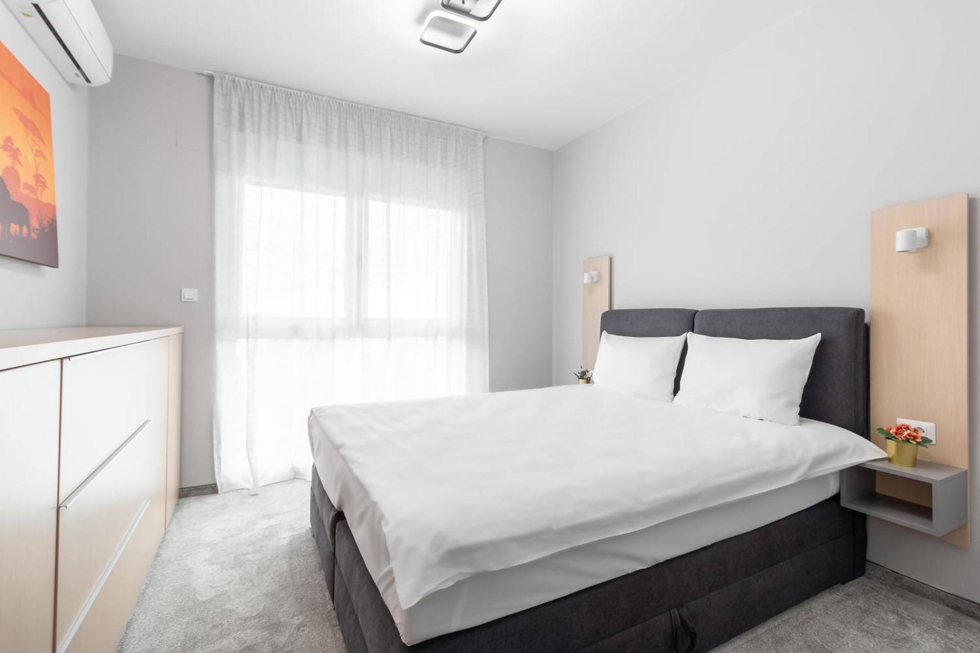 Grand Hill Flats Appartement Oradea Buitenkant foto