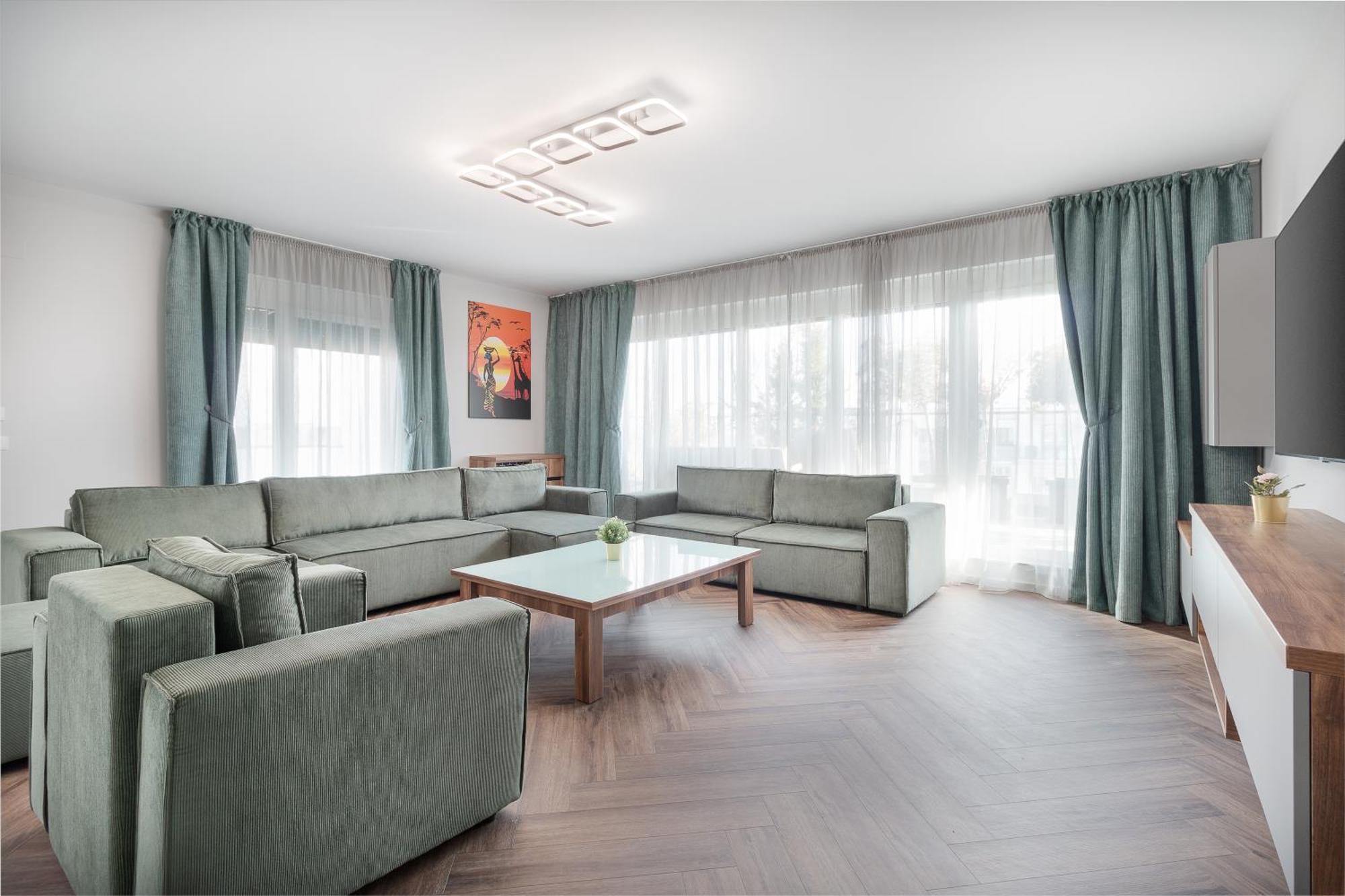 Grand Hill Flats Appartement Oradea Buitenkant foto