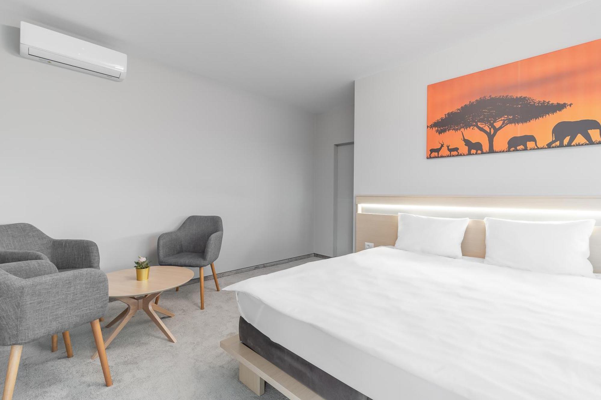 Grand Hill Flats Appartement Oradea Buitenkant foto