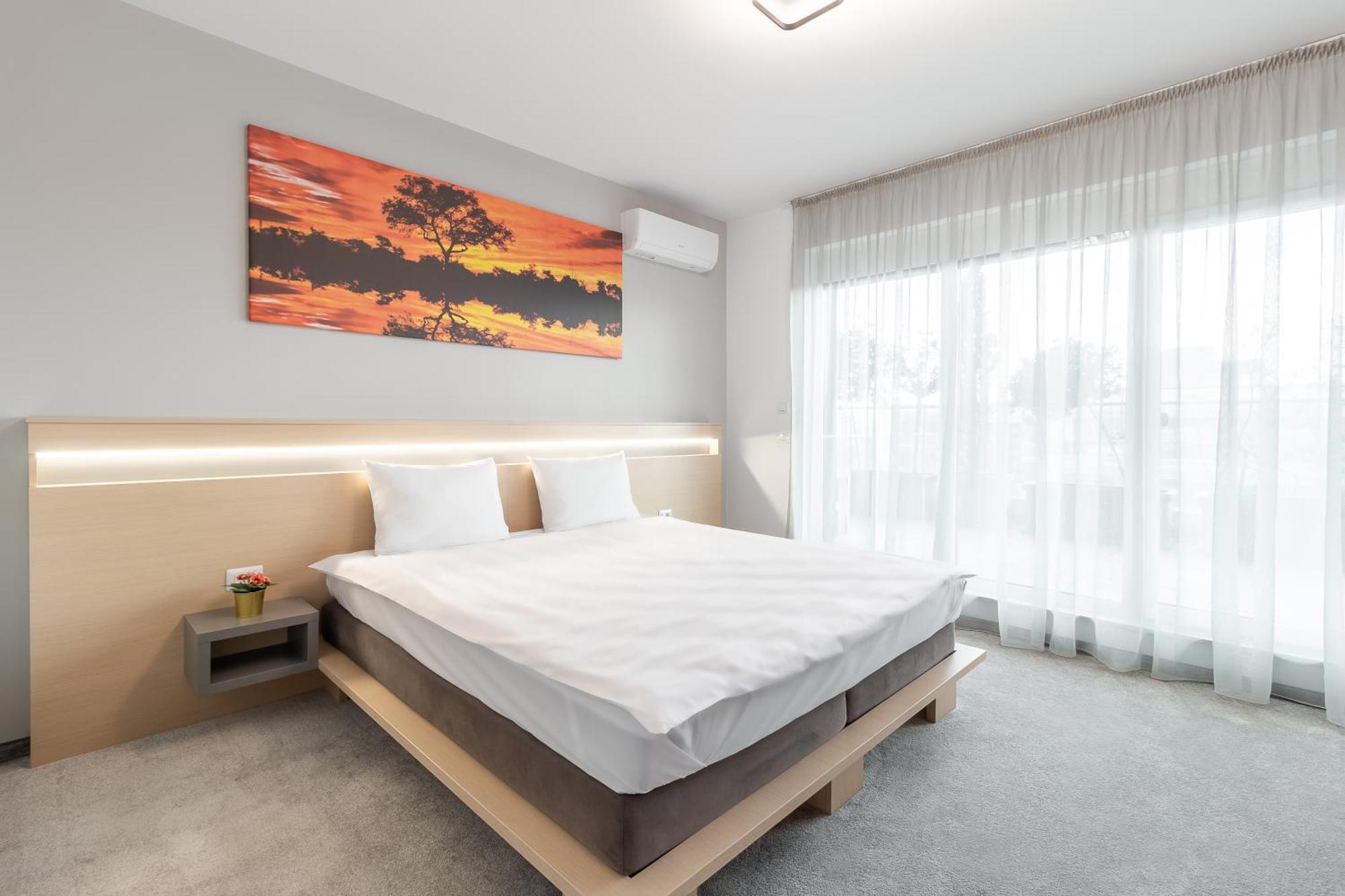 Grand Hill Flats Appartement Oradea Buitenkant foto