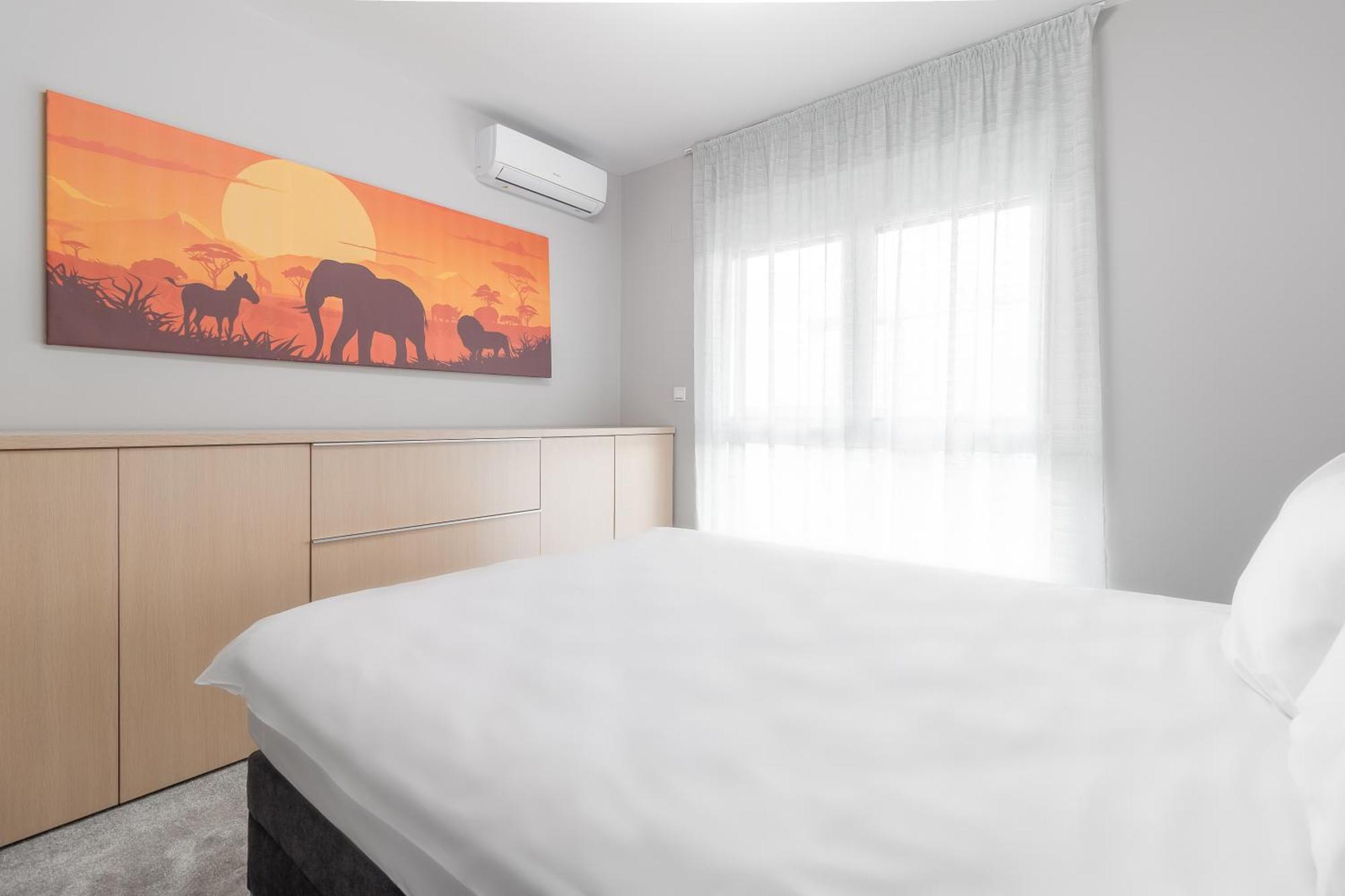 Grand Hill Flats Appartement Oradea Buitenkant foto