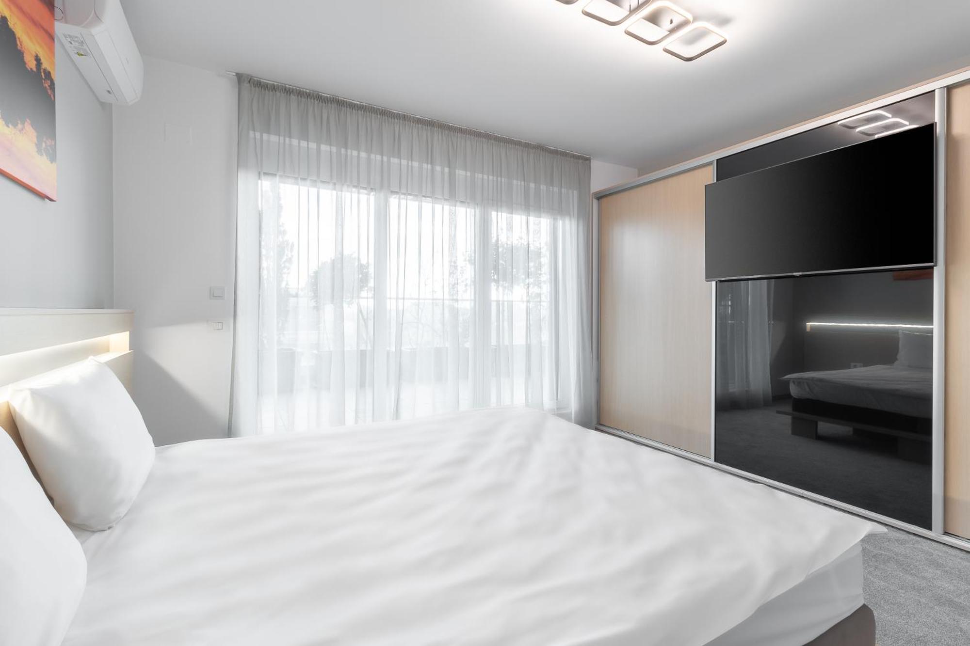 Grand Hill Flats Appartement Oradea Buitenkant foto