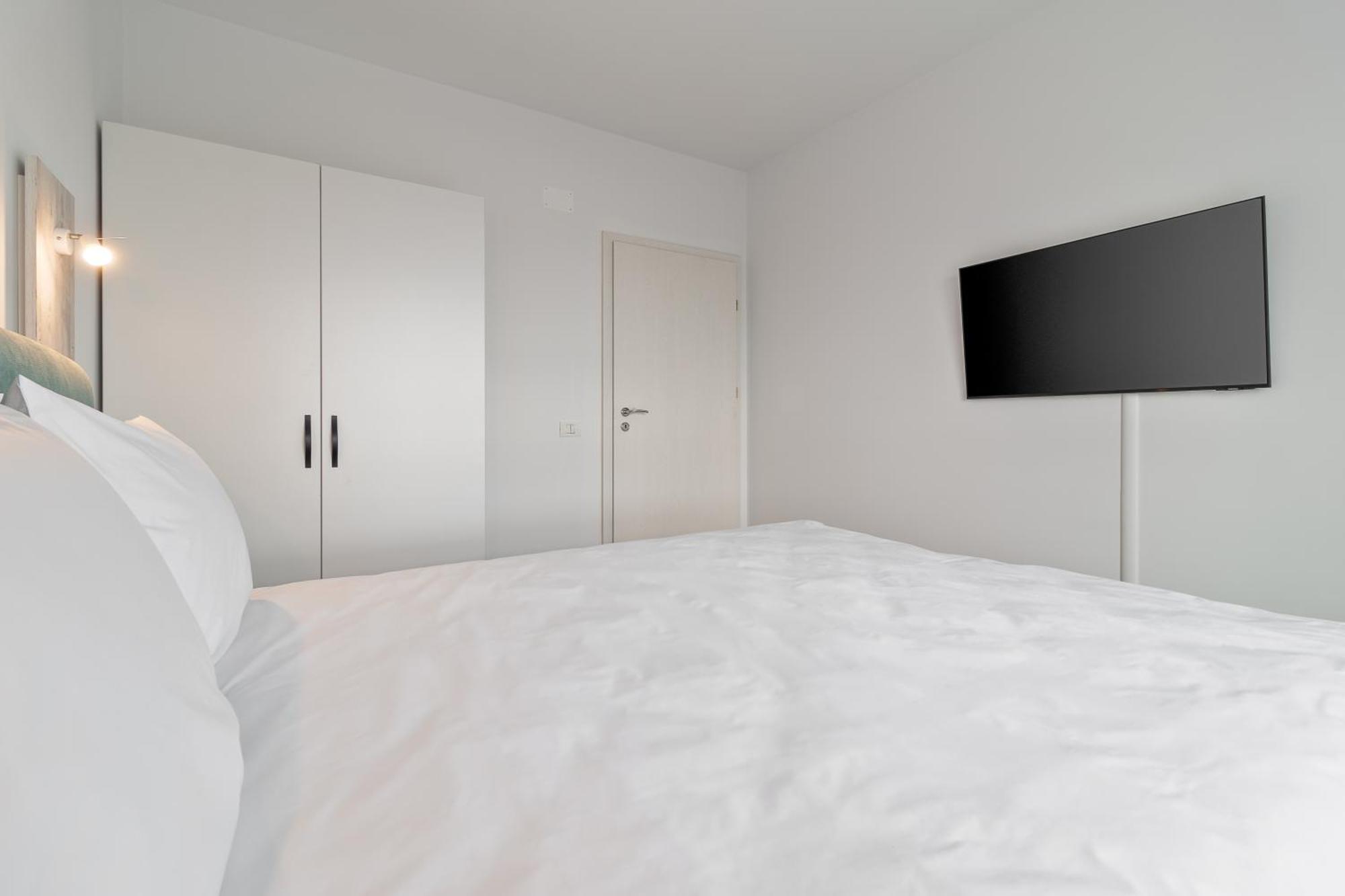 Grand Hill Flats Appartement Oradea Buitenkant foto